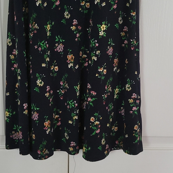 Floral Dress - Picture 5 of 8